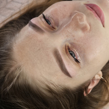 Пудрове напилення брів перманентний макіяж, фото - Салон краси Mona Lisa