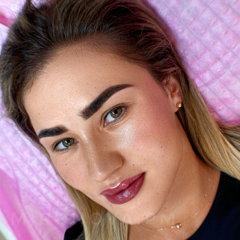 Оновили перманент губ і перманент брів через рік, міжвійка через рік без оновлення  