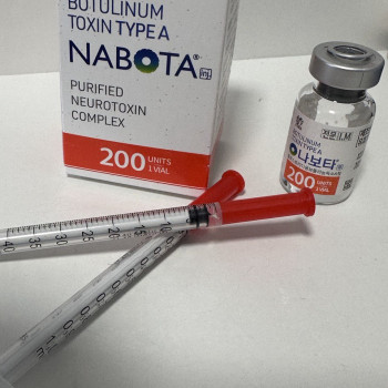 БОТОКС
                    Навчальний центр Hollywood Beauty Вінниця