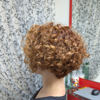 Біозавивка волосся, фарбування,стрижка