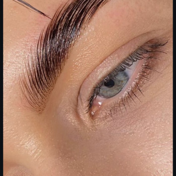 Фарбування та корекція брів
                    Салон красоты Міа Бʼюті Винница