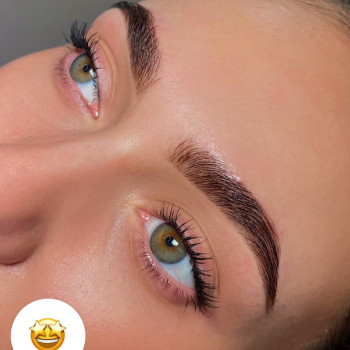 Фарбування та корекція брів
                    Салон красоты Міа Бʼюті Винница