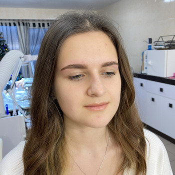 Фарбування та корекція брів