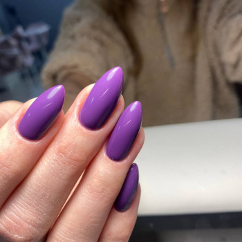 Фіолетовий манікюр, фото - салон краси Nelson's