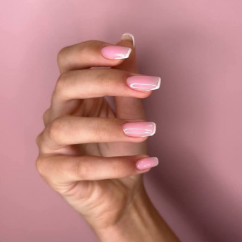 Покриття гель лаком, корекція, нарощування.
                    Майстер манікюру Юлия Ромни