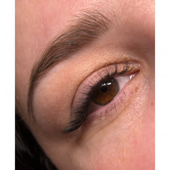 Нарощування вій 
Стрілочка в L вигині