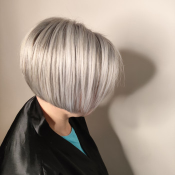 Стрижка каре, бобкаре
                    Перукар-колорист Рясна Кременчук