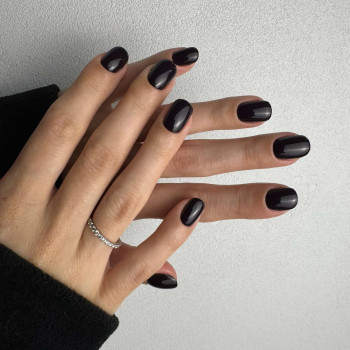 Манікюр зі зняттям та покриттям
                    Салон красоты Fargo Киев