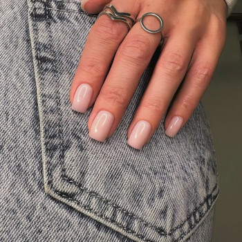 Манікюр зі зняттям та покриттям
                    Салон красоты Fargo Киев