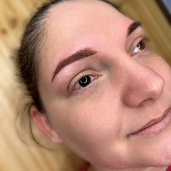 Перманентний макіяж брів/ татуаж
                    Мастер перманентного макияжа Александра Кривой Рог