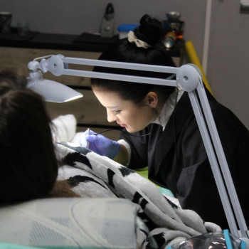 робота з бікіні-класика