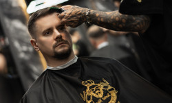 Професійна чоловіча стрижка Барбершоп Barber King Киев