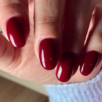  }манікюрбордовий 