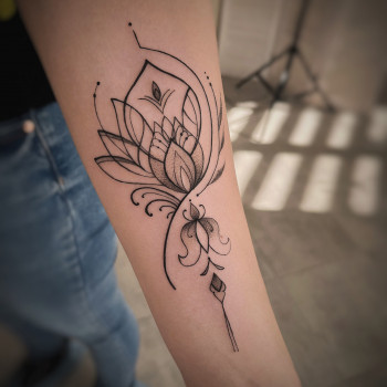 Тату женские на предплечье лотос, фото - Тату мастер Екатерина Завгородянская
