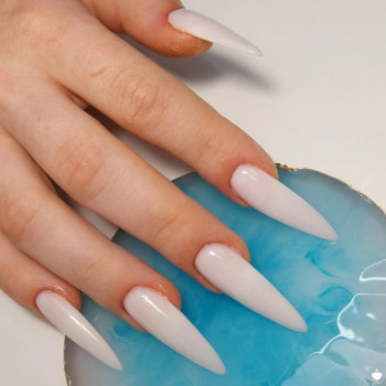 Нарощення гелем