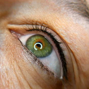 Перманентний макіяж міжвійного простору