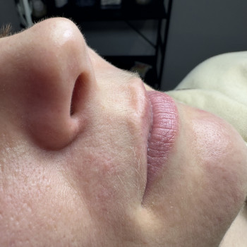 Шугаринг, ваксинг
                    Преподаватель курсов красоты Тетяна Хмельницкий