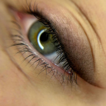 Перманент стрілки з розтушовкою, фото - Мастер перманентного макияжа Дана