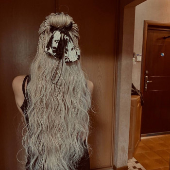 Стереокоси із випущеними кучерями , які можна розчісувати