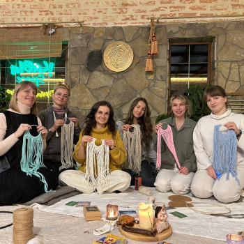 Жіноче Коло
                    Массажист Виола Одесса