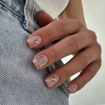 Покрытие ногтей лаком с дизайном
                    Ногтевая студия ManikBeauty Харьков