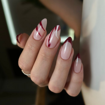 Покрытие ногтей лаком с дизайном
                    Ногтевая студия ManikBeauty Харьков