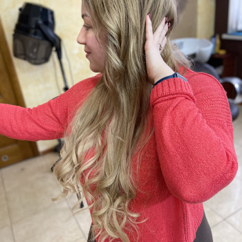 Нарощення волосся/фарбування/стрижка кінці