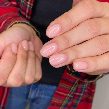 Манікюр зі зняттям та покриттям
                    Салон красоты Fargo Киев