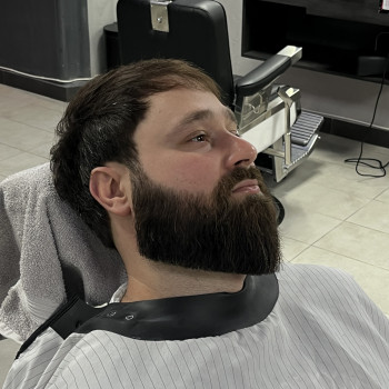 Оформлення бороди
                    Перукар Владимира Дніпро