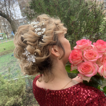 Вечірні зачіски
                    Перукар-візажист Елена Харків