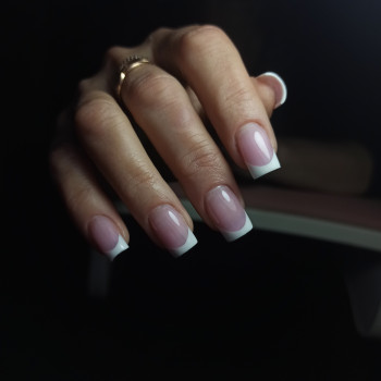 Наращивание ногтей гелем, акригелем
                    Мастер маникюра Юлия Николаев