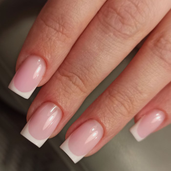 Наращивание ногтей гелем, акригелем
                    Мастер маникюра Юлия Николаев