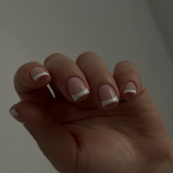 Френч манікюр