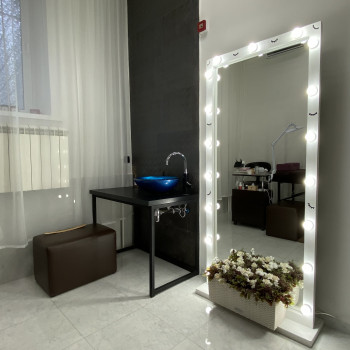 Нарощення вій ЛЕД
                    Лешмейкер Надія Київ