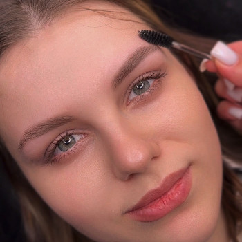 Перманентний макіяж
                    Майстер перманентного макіяжу Дарʼя Київ