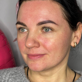 Фарбування брів