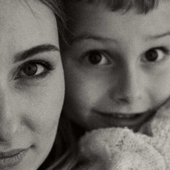 Мама і син у студії — теплі емоції
 
 #сімейна фотосесія
 #дитяча фотосесія
 #студійний портрет, фото -  