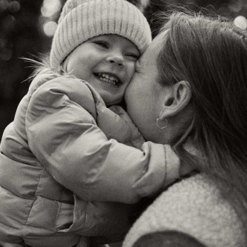 Щастя на руках — мама і донька

 #сімейна фотосесія 
 #дитяча фотосесія
 #фотосесія на природі, фото -  