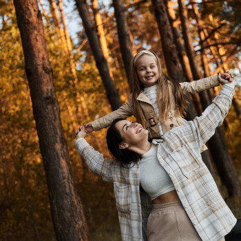 Вулична сімейна фотосесія / на природі
                    Фотограф Виктория Винница