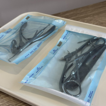 Стерилізація інструменту в автоклаві