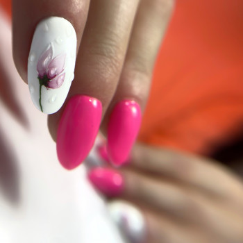 Рожевий манікюр з квітами, фото - Лешмейкер Антоніна Яцишина