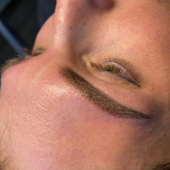 Перекрытие старого татуажа бровей
                    Мастер перманентного макияжа Ирина Киев