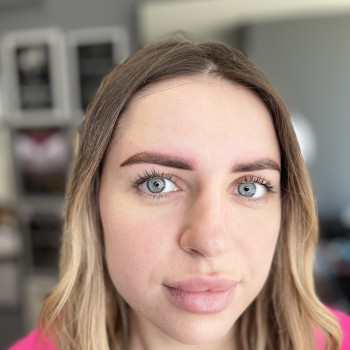 Перекрытие старого татуажа бровей
                    Мастер перманентного макияжа Ирина Киев