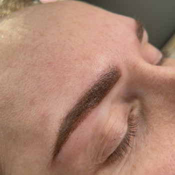 Татуаж бровей
                    Мастер перманентного макияжа Ирина Киев