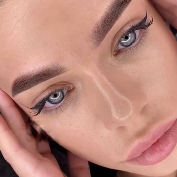 Пудровые брови
                    Майстер перманентного макіяжу Ирина Київ