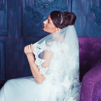 Стрілки та червоні губи, фото - візажист Інна Мокрова