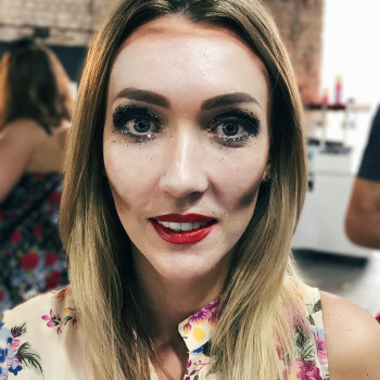 Жіночий образ на Хелловін