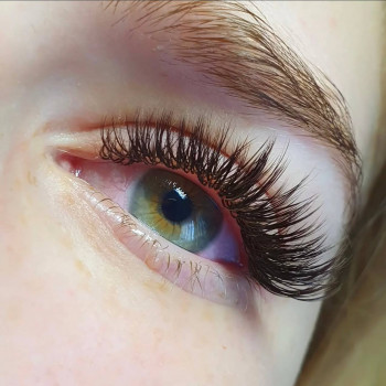 Нарощування вій