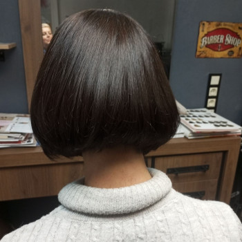 Однотонне фарбування фолосся
                    Парикмахер-колорист Валентина Киев