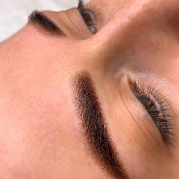 Перманентний макіяж брів  
 
 